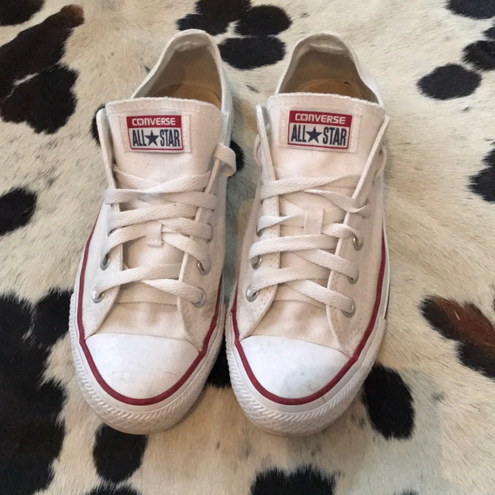 Women’s size 7 converse